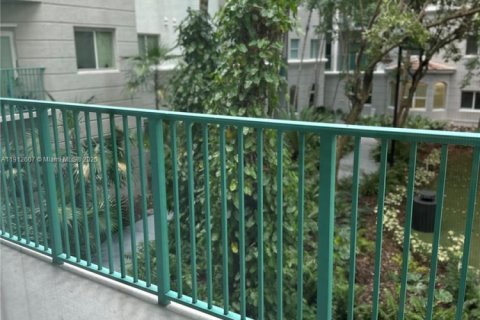 Copropriété à louer à South Miami, Floride: 2 chambres, 93.83 m2 № 1971490 - photo 12