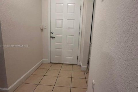 Copropriété à louer à South Miami, Floride: 2 chambres, 93.83 m2 № 1971490 - photo 16