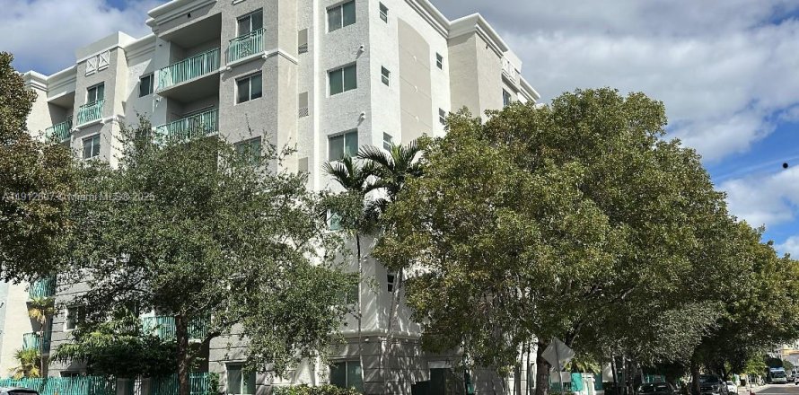 Condo à South Miami, Floride, 2 chambres  № 1971490