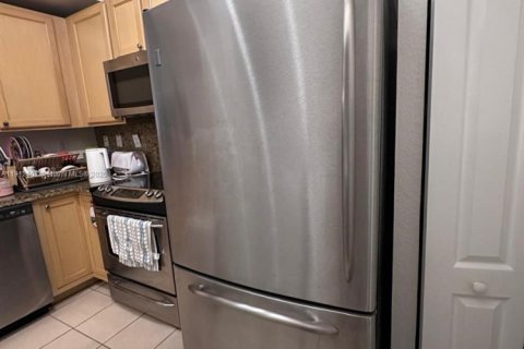 Copropriété à louer à South Miami, Floride: 2 chambres, 93.83 m2 № 1971490 - photo 8