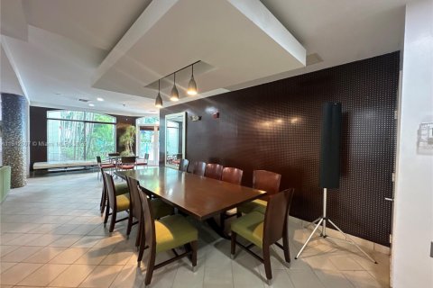 Copropriété à louer à South Miami, Floride: 2 chambres, 93.83 m2 № 1971490 - photo 19