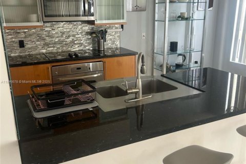 Снять в аренду кондоминиум в Майами-Бич, Флорида 2 спальни, 122.82м2, № 1948354 - фото 11