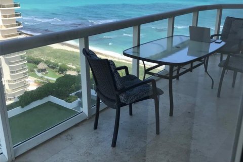 Снять в аренду кондоминиум в Майами-Бич, Флорида 2 спальни, 122.82м2, № 1948354 - фото 18