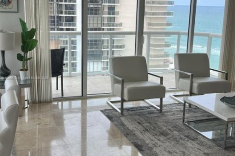 Снять в аренду кондоминиум в Майами-Бич, Флорида 2 спальни, 122.82м2, № 1948354 - фото 8