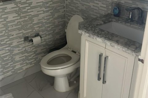 Снять в аренду кондоминиум в Майами-Бич, Флорида 2 спальни, 122.82м2, № 1948354 - фото 9