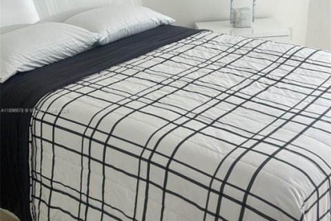 Снять в аренду кондоминиум в Майами-Бич, Флорида 2 спальни, 122.82м2, № 1948354 - фото 12