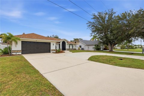 Villa ou maison à vendre à Punta Gorda, Floride: 3 chambres, 208.57 m2 № 2151891 - photo 6