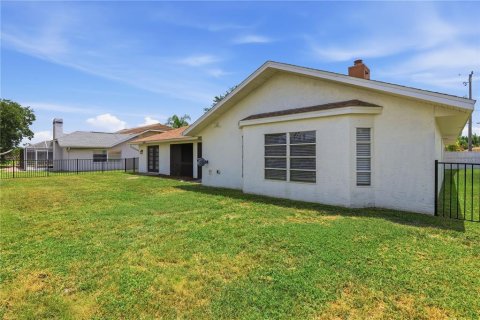Villa ou maison à vendre à Punta Gorda, Floride: 3 chambres, 208.57 m2 № 2151891 - photo 4