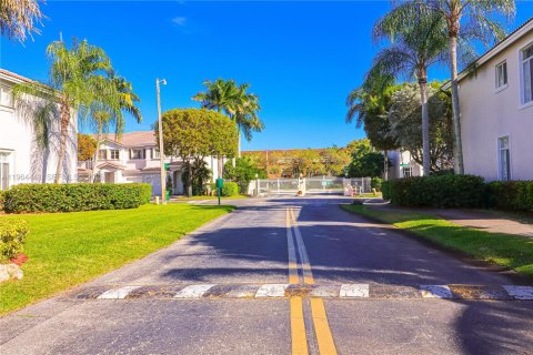 Touwnhouse à louer à Doral, Floride: 3 chambres, 155.7 m2 № 2028184 - photo 4