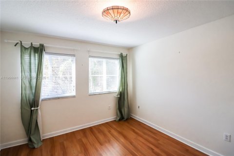 Touwnhouse à louer à Doral, Floride: 3 chambres, 155.7 m2 № 2028184 - photo 11