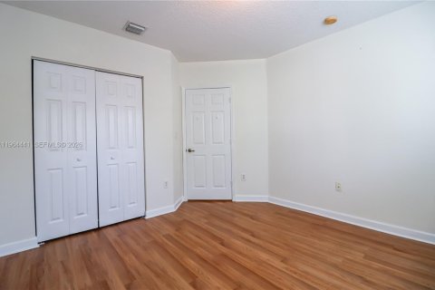 Touwnhouse à louer à Doral, Floride: 3 chambres, 155.7 m2 № 2028184 - photo 17