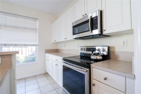 Touwnhouse à louer à Doral, Floride: 3 chambres, 155.7 m2 № 2028184 - photo 24