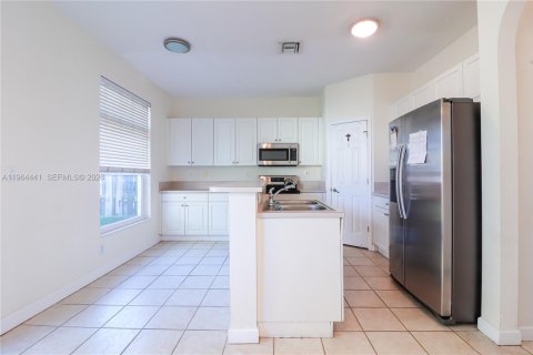 Touwnhouse à louer à Doral, Floride: 3 chambres, 155.7 m2 № 2028184 - photo 21