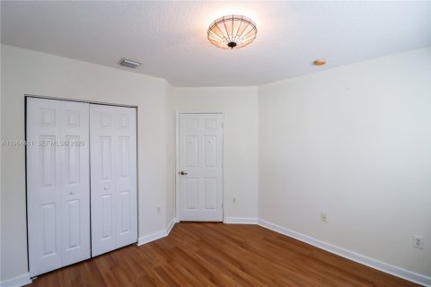 Touwnhouse à louer à Doral, Floride: 3 chambres, 155.7 m2 № 2028184 - photo 18