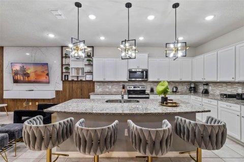 Casa en venta en Davenport, Florida, 8 dormitorios, 408.68 m2 № 1613882 - foto 12