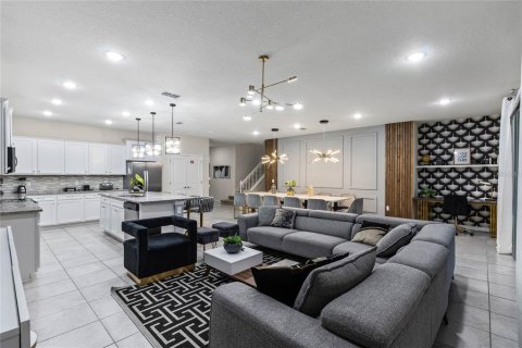Casa en venta en Davenport, Florida, 8 dormitorios, 408.68 m2 № 1613882 - foto 18