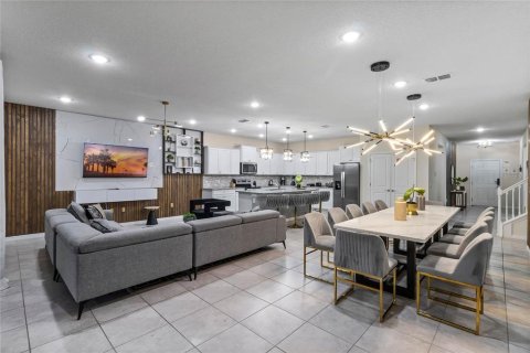 Casa en venta en Davenport, Florida, 8 dormitorios, 408.68 m2 № 1613882 - foto 17