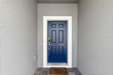 House in Davenport, Florida 8 bedrooms, 408.68 sq.m. № 1613882 - photo 9