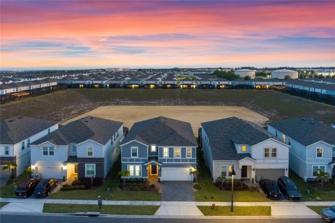 Casa en venta en Davenport, Florida, 8 dormitorios, 408.68 m2 № 1613882 - foto 7