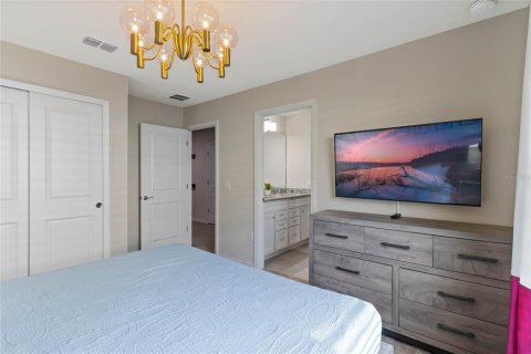Casa en venta en Davenport, Florida, 8 dormitorios, 408.68 m2 № 1613882 - foto 22