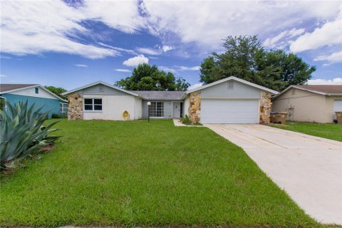 House in Kissimmee, Florida 4 bedrooms, 163.97 sq.m. № 1837536 - photo 1