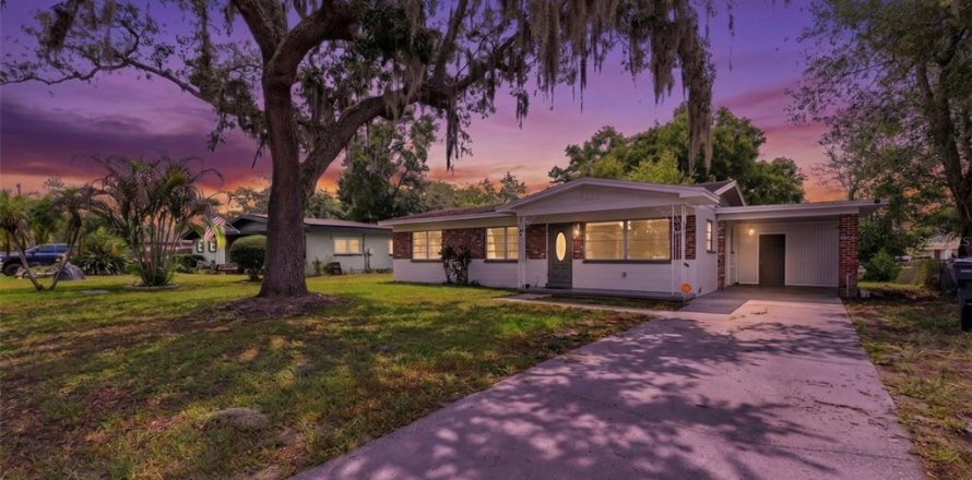 Villa ou maison à Tampa, Floride 3 chambres, 122.63 m2 № 2215971