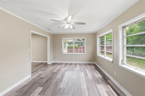 Villa ou maison à vendre à Tampa, Floride: 3 chambres, 122.63 m2 № 2215971 - photo 12