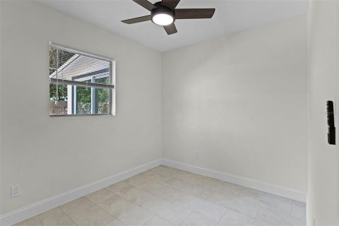 Casa en venta en Tampa, Florida, 4 dormitorios, 129.32 m2 № 1884688 - foto 18