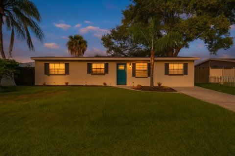 Casa en venta en Tampa, Florida, 4 dormitorios, 129.32 m2 № 1884688 - foto 1