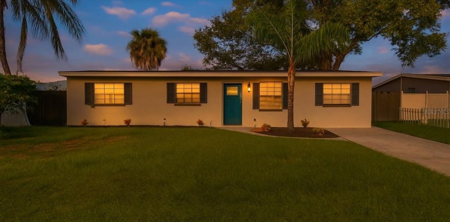 Casa en Tampa, Florida 4 dormitorios, 129.32 m2 № 1884688