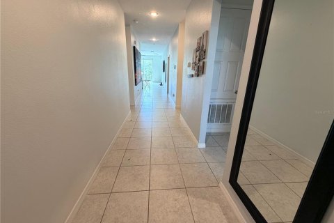 Villa ou maison à vendre à Haines City, Floride: 4 chambres, 176.51 m2 № 2402840 - photo 4