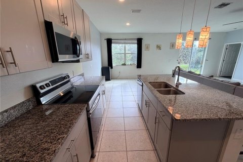 Villa ou maison à vendre à Haines City, Floride: 4 chambres, 176.51 m2 № 2402840 - photo 7