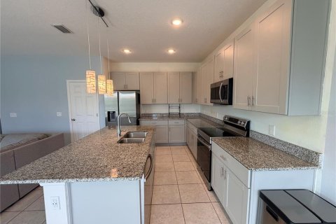Villa ou maison à vendre à Haines City, Floride: 4 chambres, 176.51 m2 № 2402840 - photo 6