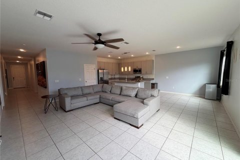 Villa ou maison à vendre à Haines City, Floride: 4 chambres, 176.51 m2 № 2402840 - photo 11