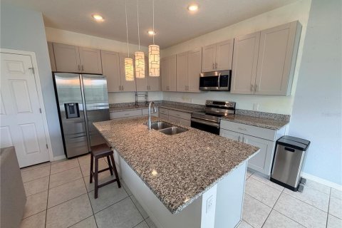Villa ou maison à vendre à Haines City, Floride: 4 chambres, 176.51 m2 № 2402840 - photo 5