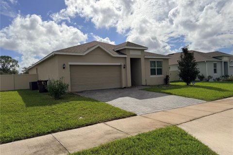 Villa ou maison à vendre à Haines City, Floride: 4 chambres, 176.51 m2 № 2402840 - photo 2