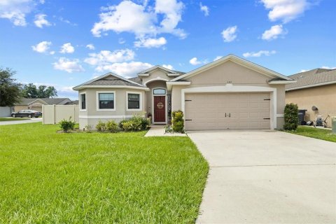 House in Lakeland, Florida 3 bedrooms, 139.26 sq.m. № 2225501