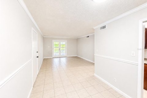 Copropriété à louer à Altamonte Springs, Floride: 2 chambres, 91.42 m2 № 2284146 - photo 2