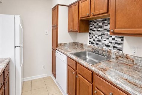 Copropriété à louer à Altamonte Springs, Floride: 2 chambres, 91.42 m2 № 2284146 - photo 4