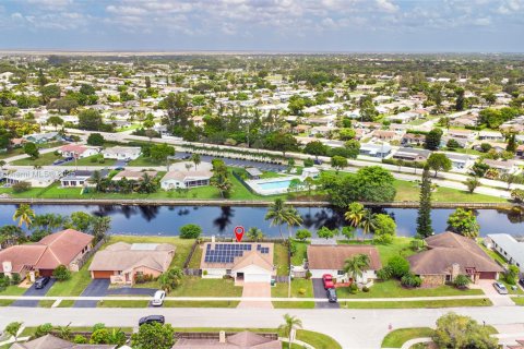 Casa en venta en Tamarac, Florida, 3 dormitorios, 171.78 m2 № 1851974 - foto 3