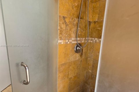Propiedad comercial en alquiler en Miami, Florida, 1 dormitorio, 131.09 m2 № 2085013 - foto 13