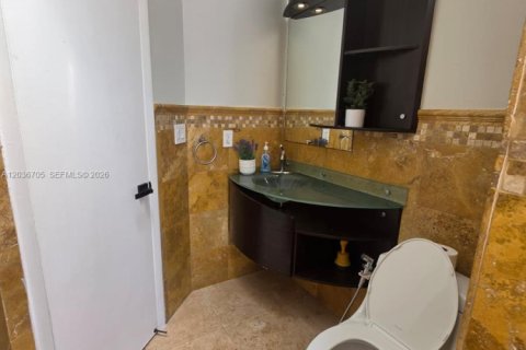 Propiedad comercial en alquiler en Miami, Florida, 1 dormitorio, 131.09 m2 № 2085013 - foto 15