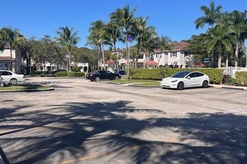 Condo in Miramar, Florida, 3 bedrooms № 1957314 - photo 28