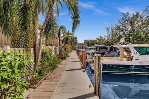 Touwnhouse à vendre à North Miami Beach, Floride: 3 chambres, 179.86 m2 № 1969124 - photo 30