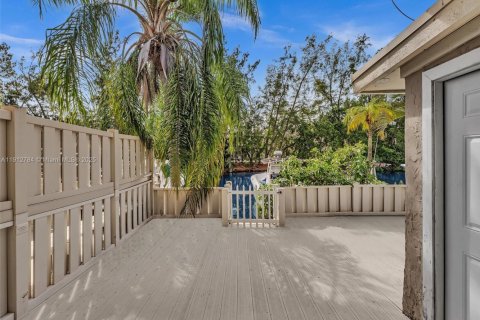 Touwnhouse à vendre à North Miami Beach, Floride: 3 chambres, 179.86 m2 № 1969124 - photo 24