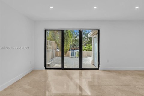 Touwnhouse à vendre à North Miami Beach, Floride: 3 chambres, 179.86 m2 № 1969124 - photo 23