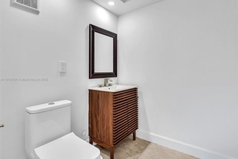 Touwnhouse à vendre à North Miami Beach, Floride: 3 chambres, 179.86 m2 № 1969124 - photo 22