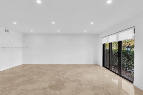 Touwnhouse à vendre à North Miami Beach, Floride: 3 chambres, 179.86 m2 № 1969124 - photo 7