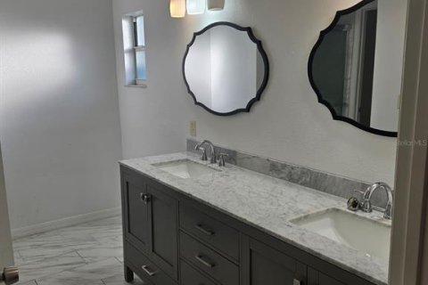 Casa en alquiler en Tampa, Florida, 3 dormitorios, 177.54 m2 № 1825234 - foto 9