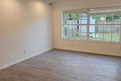 Casa en alquiler en Tampa, Florida, 3 dormitorios, 177.54 m2 № 1825234 - foto 8